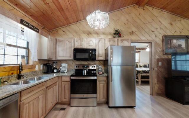 Little Mountain Hideaway