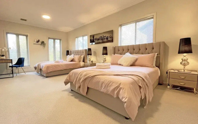Spacious 7BRM 5-bathroom Rental House