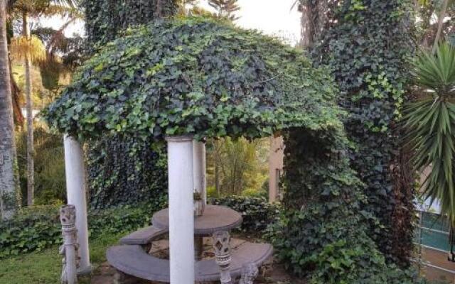 Mac Atini Guest House