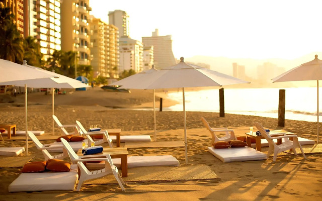 Krystal Beach Acapulco
