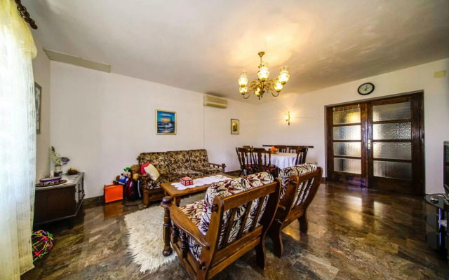 Apartment Franka - 350 m from sea: A1 Postira. Island Brac