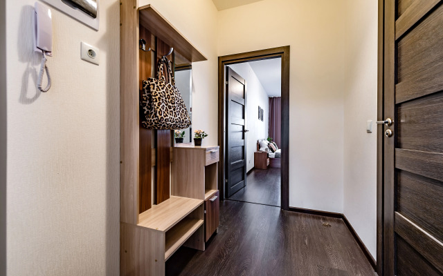 ApartMe on Verkhne Kamenskaya Street