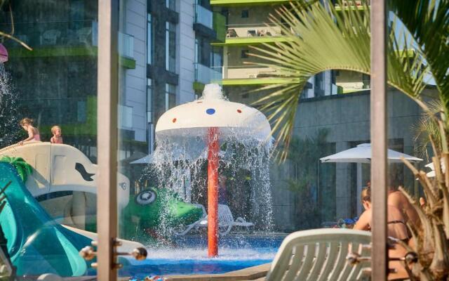 Royale Sundance Studio 8 in Alezzi Beach Spa Pool