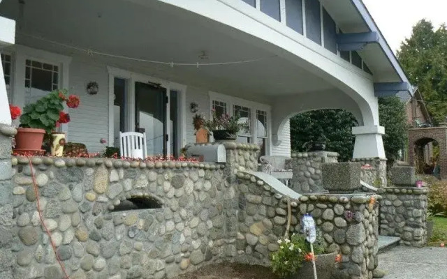 Mrs. Howe's Bed and Breakfast