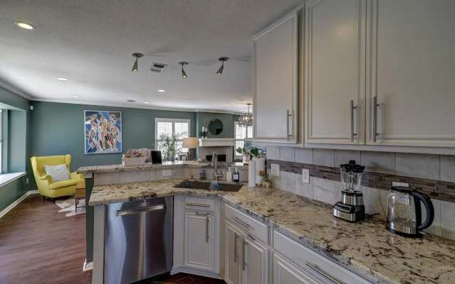 Spring Branch Haven - Cozy 3BR Oasis, Pet Friendly