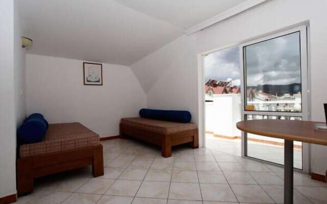 Blue Lagoon Apart Hotel