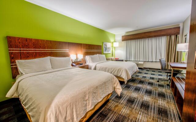Holiday Inn Express & Suites Dallas NW - Farmers Branch by IHG
