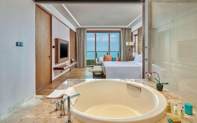 DoubleTree by Hilton Shanwei