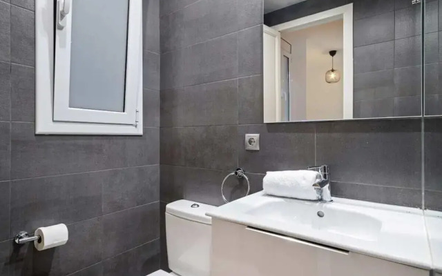 Stunning 2bed&bath Apt in Eixample, 5mins to Metro