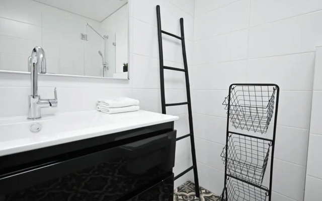 Beautiful 2BR near the beach by HolyGuest