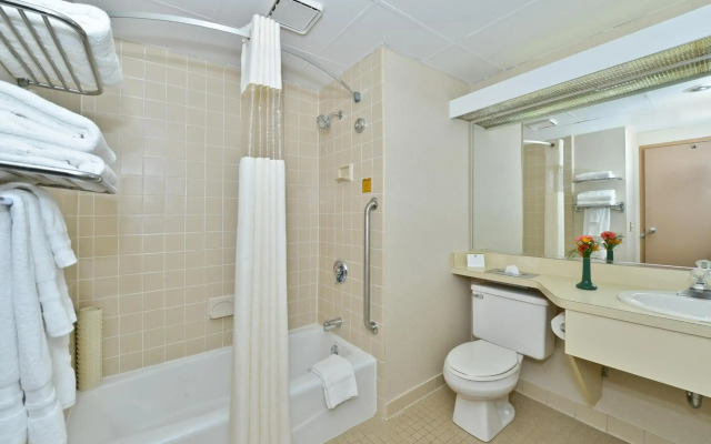 Holiday Inn Wilkes Barre - East Mountain by IHG