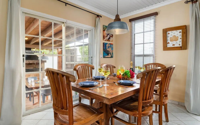Cozy Tranquil 3BR 2BA Home w Private Pool Patio