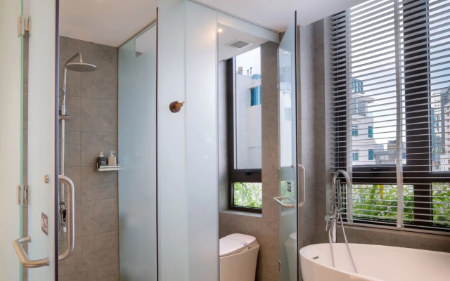 Sky Gem Central Hotel