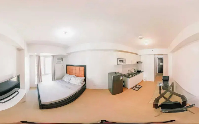 City Haven With Prime Views