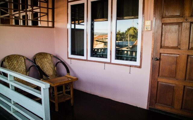 Nanda Wunn Hotel - Hostel