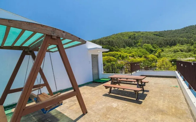 Geoje Rockspa Pension