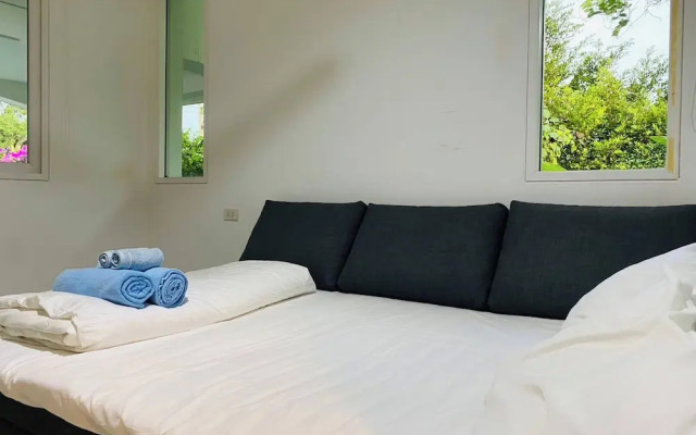 Hidden Villa Oasis Private Pool 2km to Beach&mall