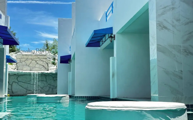 Mona Lisa pool villa