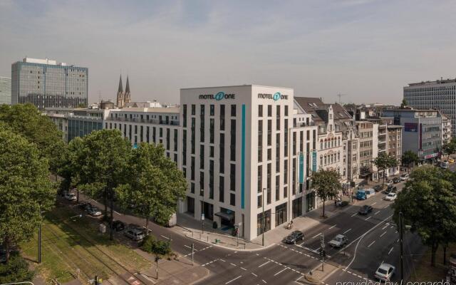 Motel One Düsseldorf - Hauptbahnhof