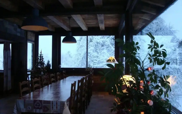 Chambres d'Hôtes Chalet De La Source
