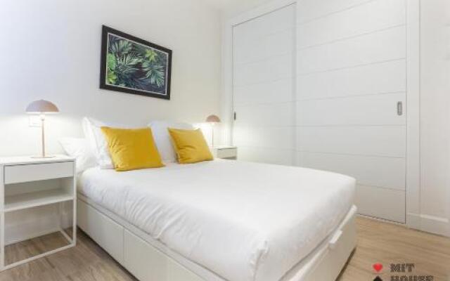 Mit House Universidad En Madrid