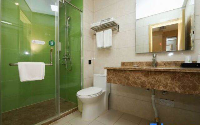 GreenTree Inn (Ningbo Beilun Chunxiao Wanren Beach)