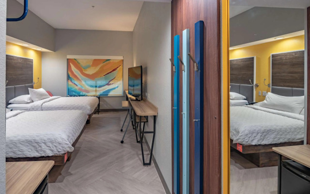 Tru by Hilton Garland Richardson