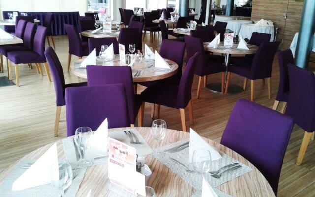 Hotel Velence Resort & Spa