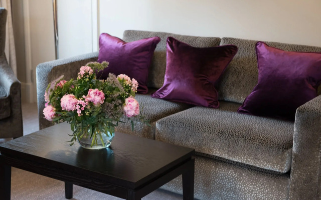 Hogarths Stone Manor