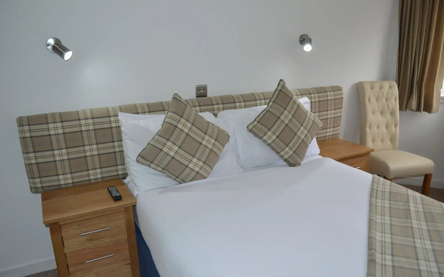 Loch Long Hotel