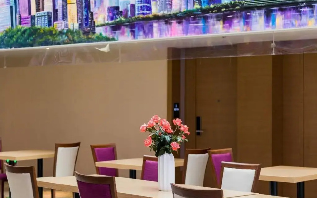 Lavande Hotels·Guangzhou Fangcun Jiaokou Metro Station