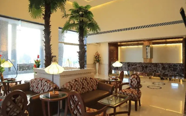 Dhanalakshmi Srinivasan Hotel