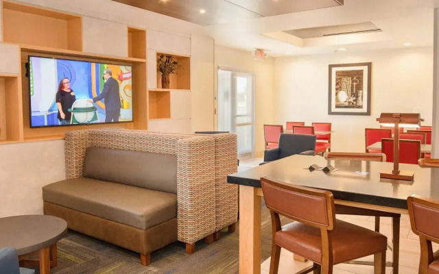 Holiday Inn Ex Ste Porterville by IHG