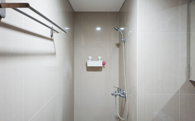Comfortable 1Br Without Living Room At Apartment Bintaro Embarcadero