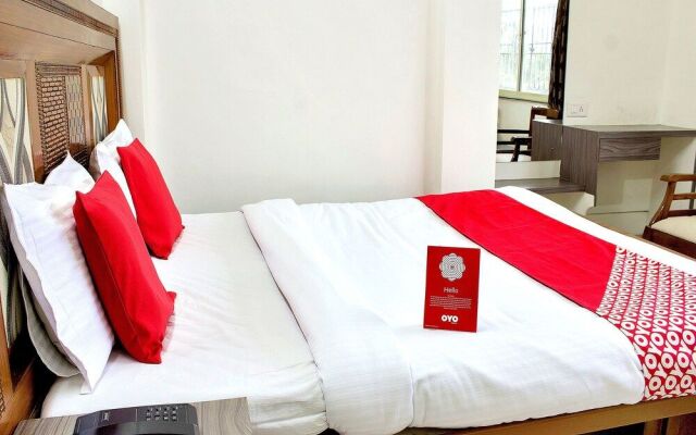 OYO 10678 Hotel Nandanvan