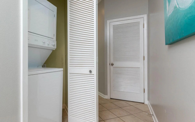 Phoenix V by Brett/Robinson Vacations