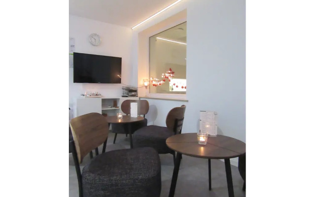 Minsu Hotel