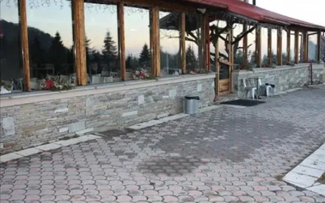 Naousa Natura Mountain Sports Hotel