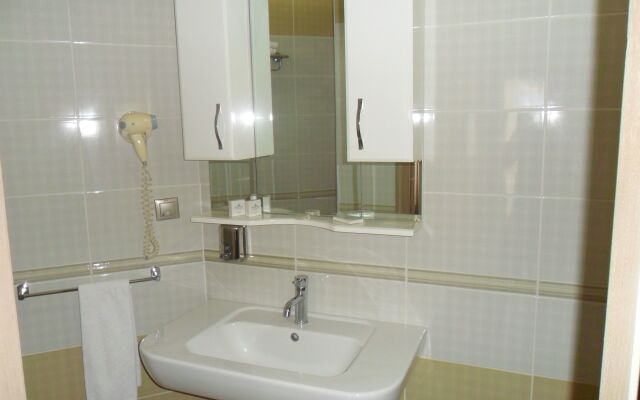 Costa Asmin Hotel