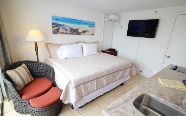 Kuhio Village #1201 by RedAwning