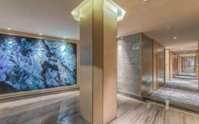 Four Seasons Qingteng Hotel (Beilun Chunxiao Wanren Beach)