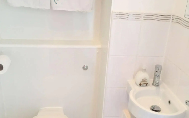 Tania Guest House