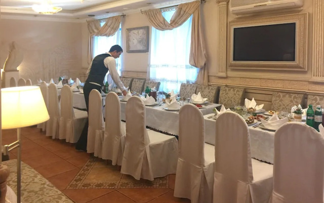 Отель «Эней»