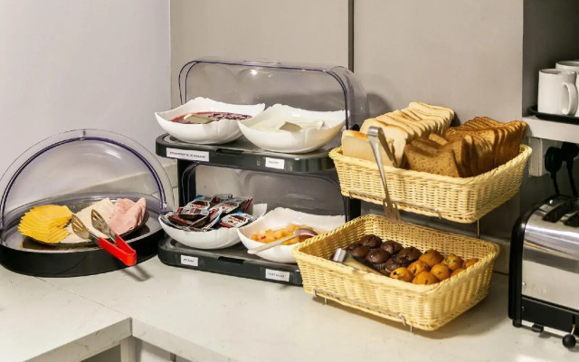 Victoria Station Hotel