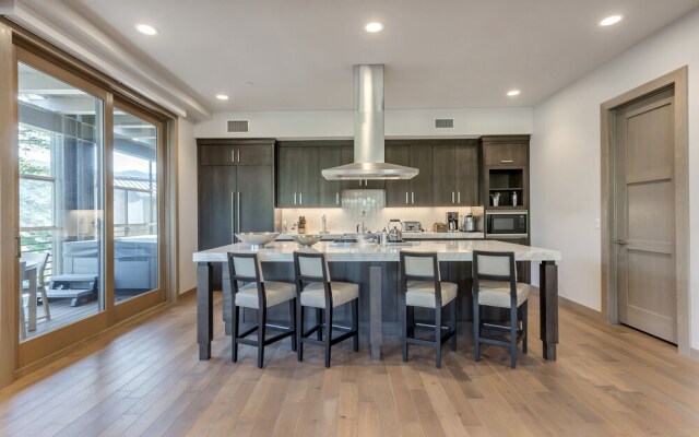 Premium Three Bedroom 3 Apartment Hotel by RedAwning