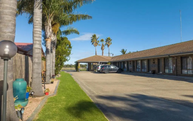 Sandbar Motel
