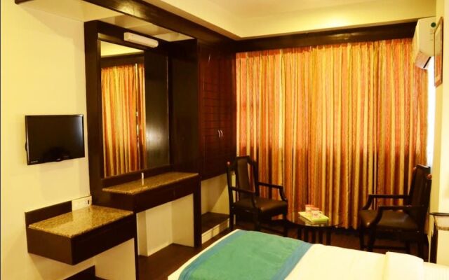 OYO 2161 Hotel Ashray