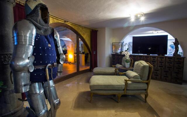 Le Chateau Lambousa Hotel