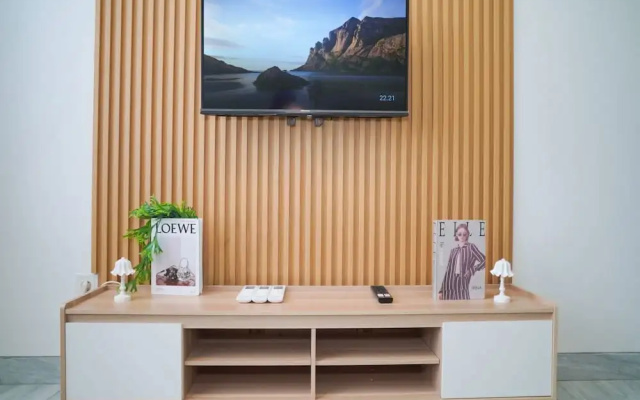 Bright And Relaxing 2Br At Collins Boulevard Apartment – Guest Rooms – Tangerang
