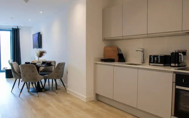 Slate Suite 1BR City Views